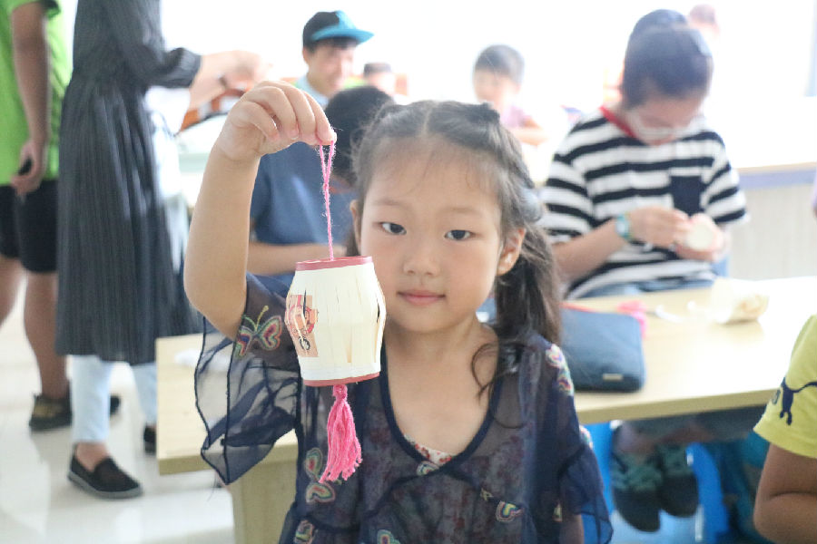 “變廢為寶,樹(shù)立環(huán)保意識(shí)”.jpg
